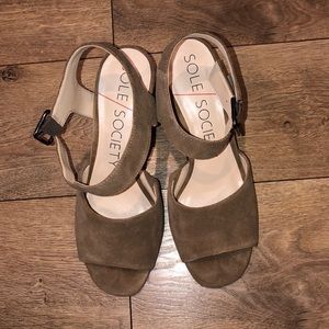 Sole Society Women's SUEDE PEEP TOE WEDGE size 8- worn once.